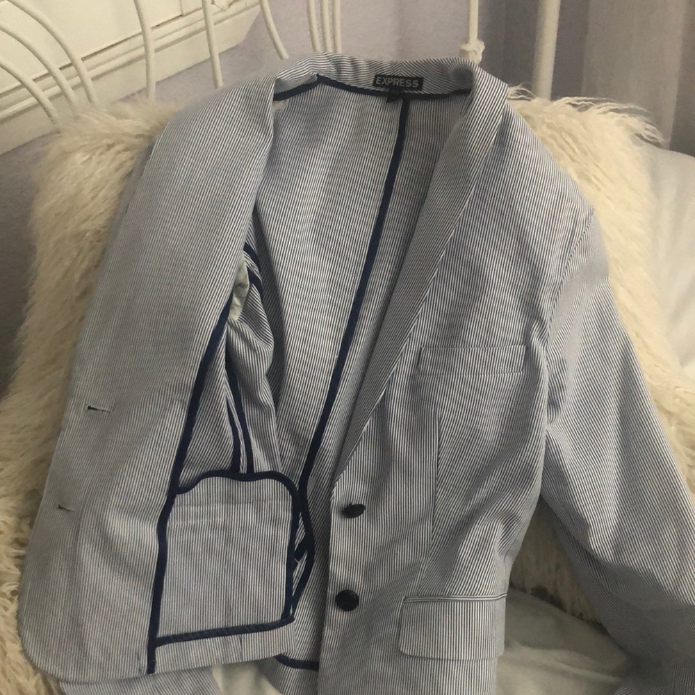 Express Blazer - Picture 2 of 5
